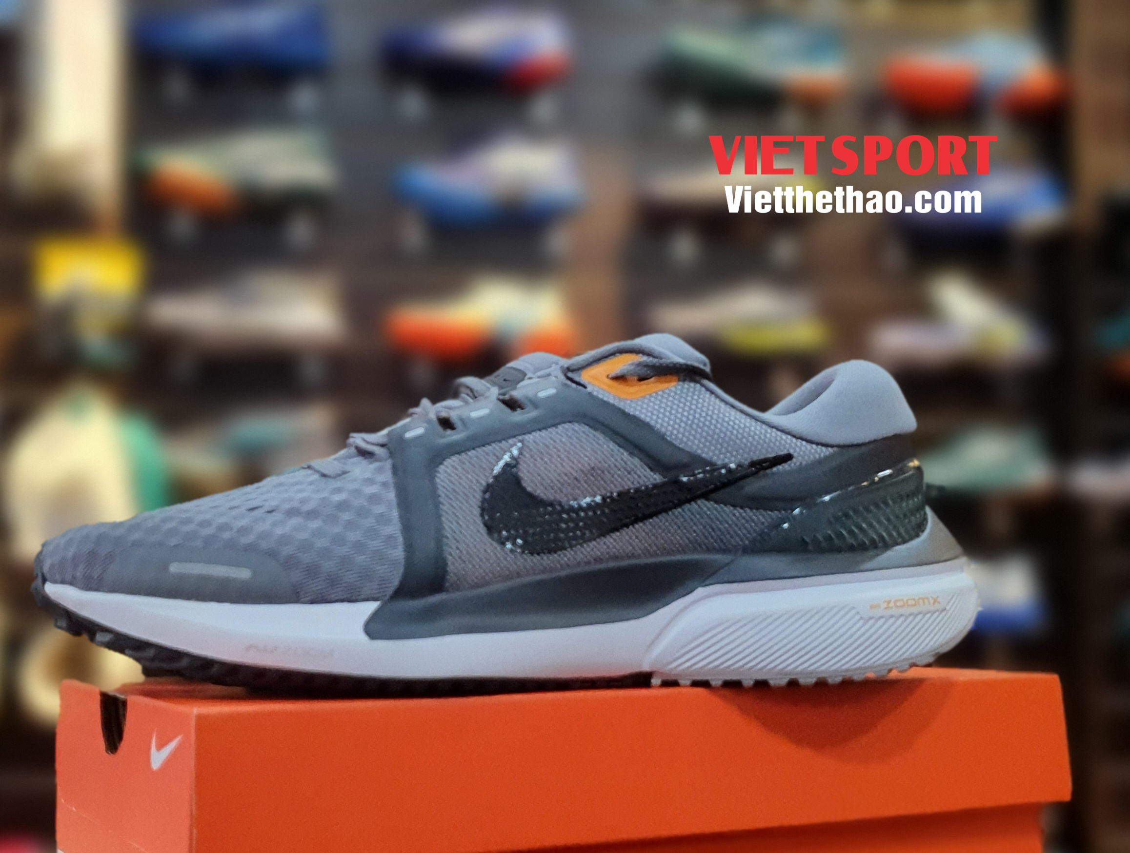 Giày Chạy Bộ Nike Air Zoom Vomero 16